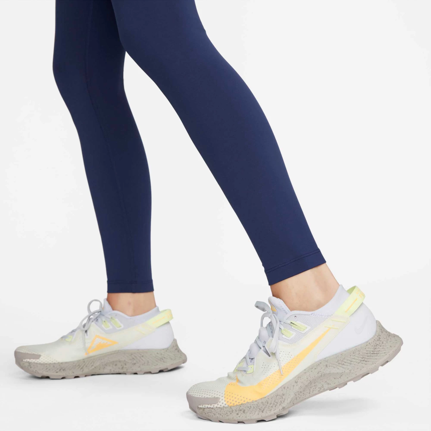 Nike | Women's Epic Luxe Tight Trail - Image 8