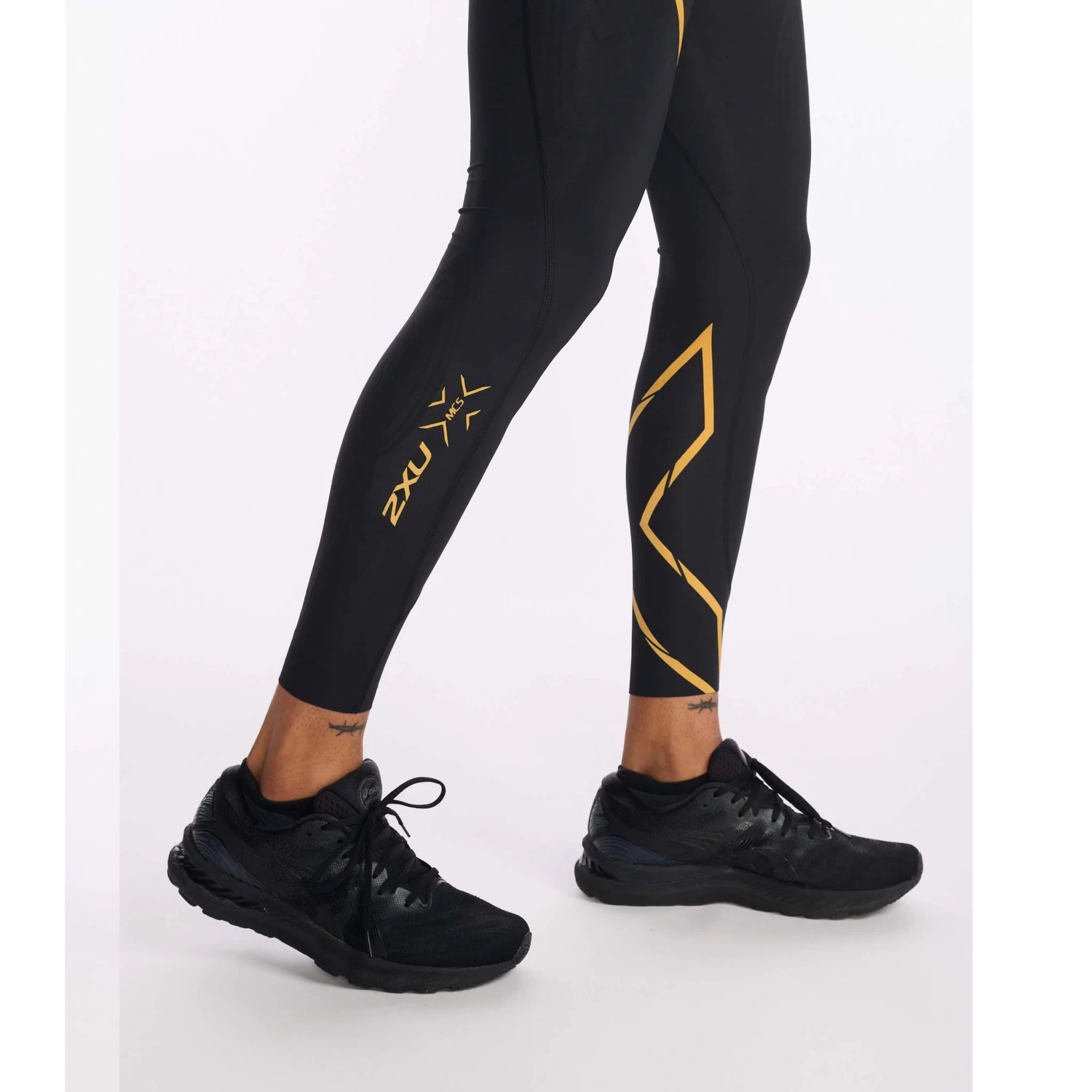 2XU | Men's Light Speed Compression Tight - Black - Image 4