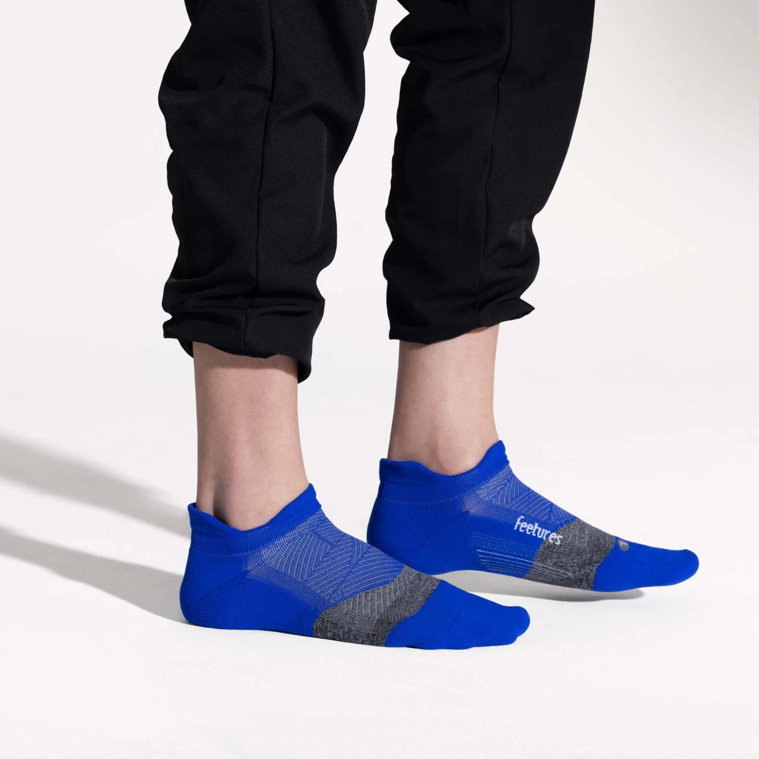 Feetures | Unisex Elite Light Cushion No Show Tab Solid - Image 2